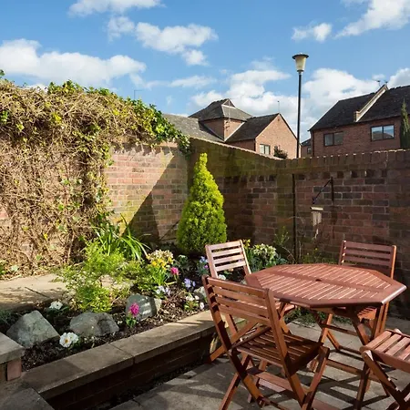 Holiday home Fewster Way Townhouse *
