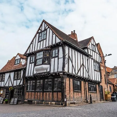 Fewster Way Townhouse York